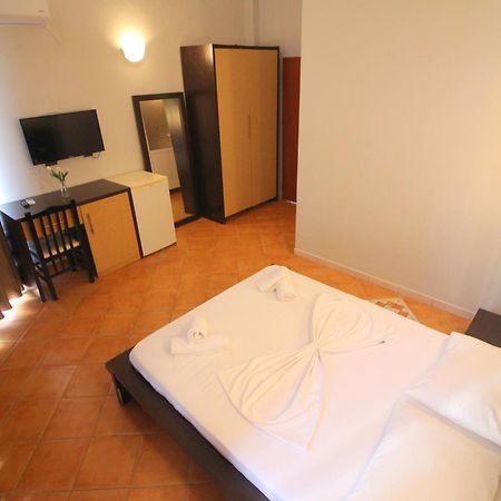 Hotel Ceka Саранда Екстер'єр фото