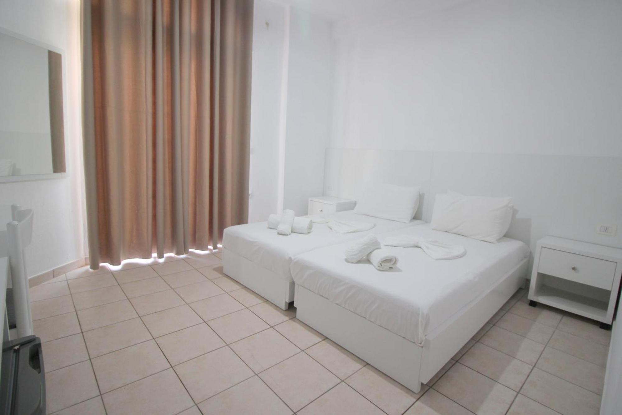 Hotel Ceka Саранда Екстер'єр фото
