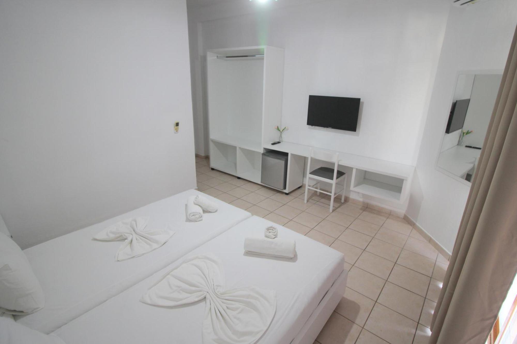 Hotel Ceka Саранда Екстер'єр фото