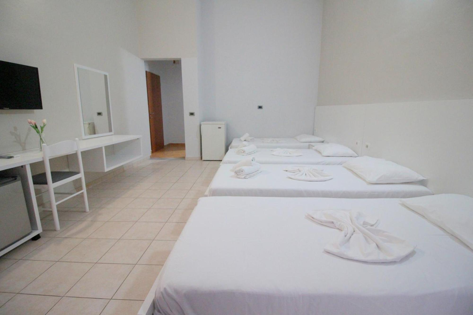 Hotel Ceka Саранда Екстер'єр фото