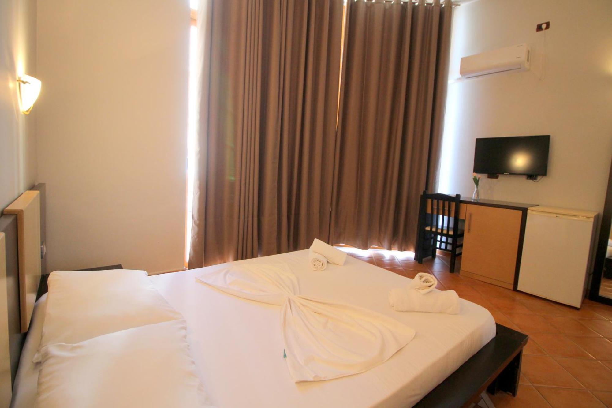 Hotel Ceka Саранда Екстер'єр фото