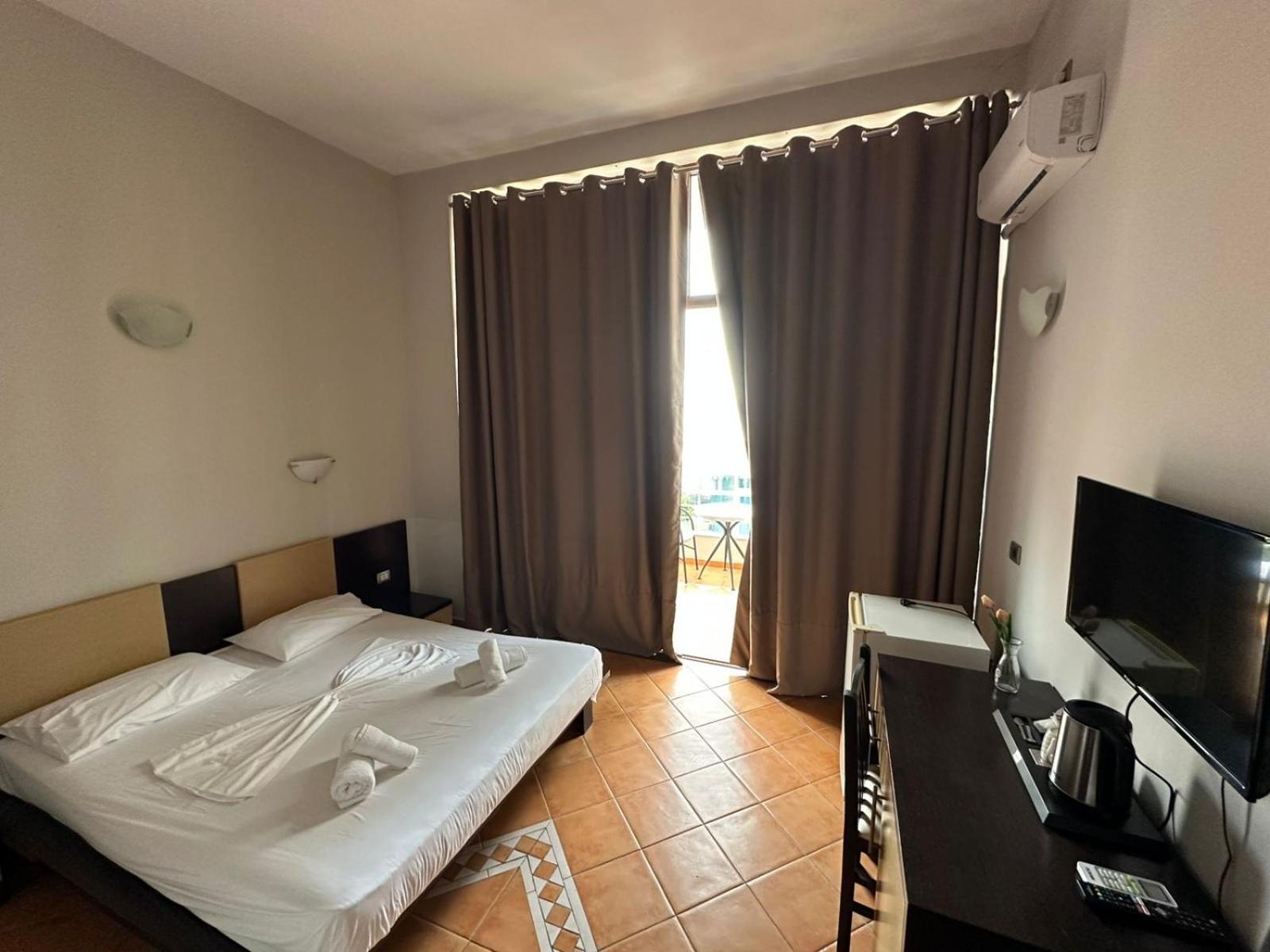 Hotel Ceka Саранда Екстер'єр фото